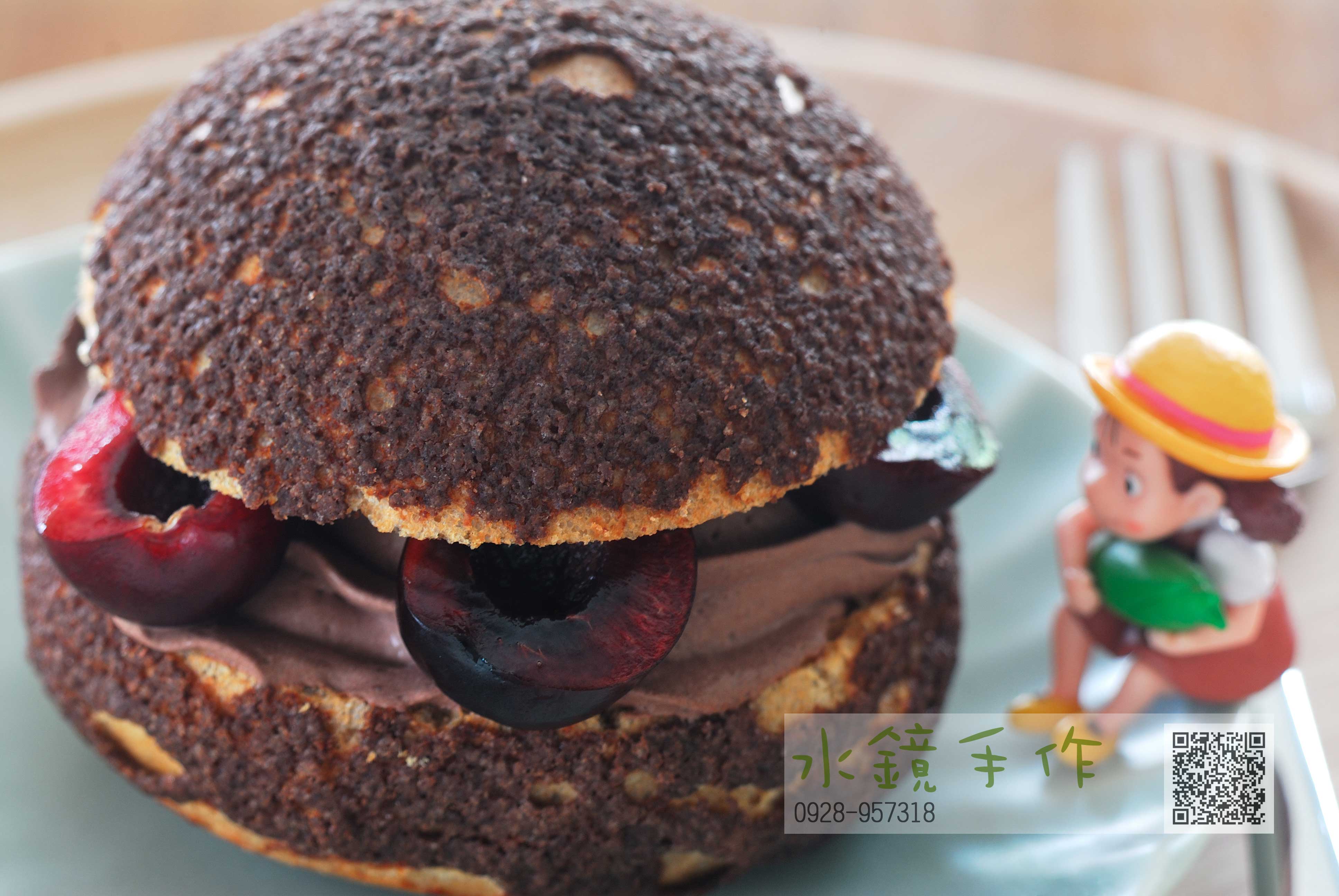 黑巧克力櫻桃泡芙.