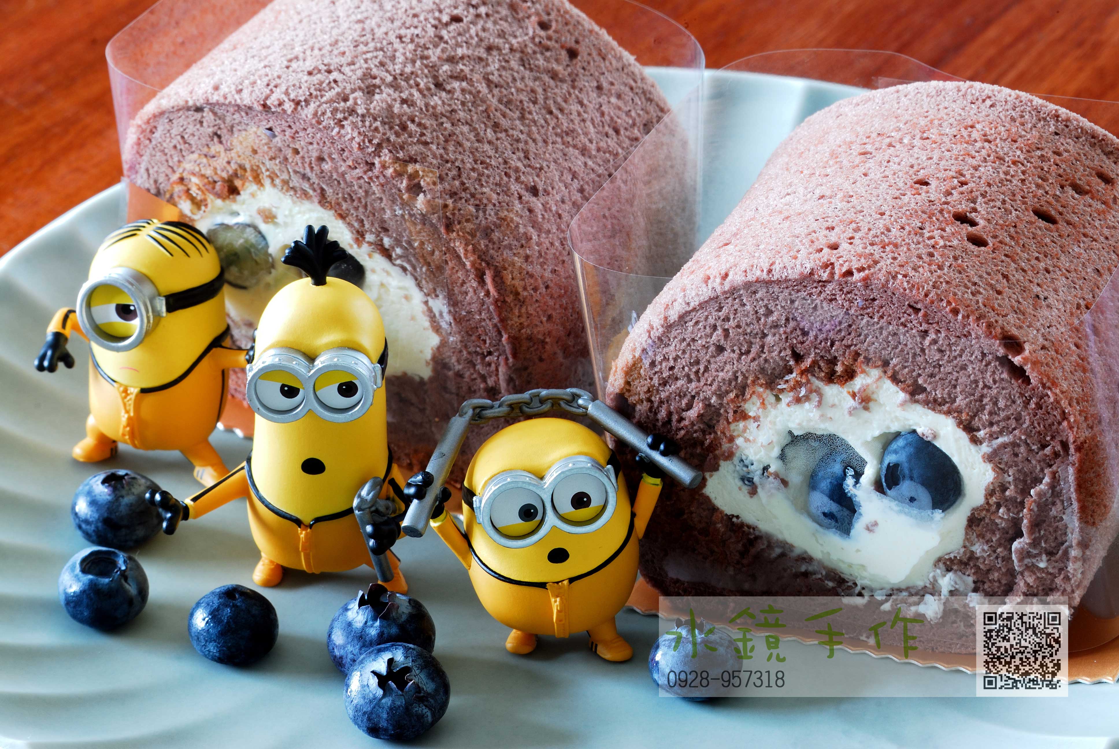 切片巧克力藍莓蛋糕卷