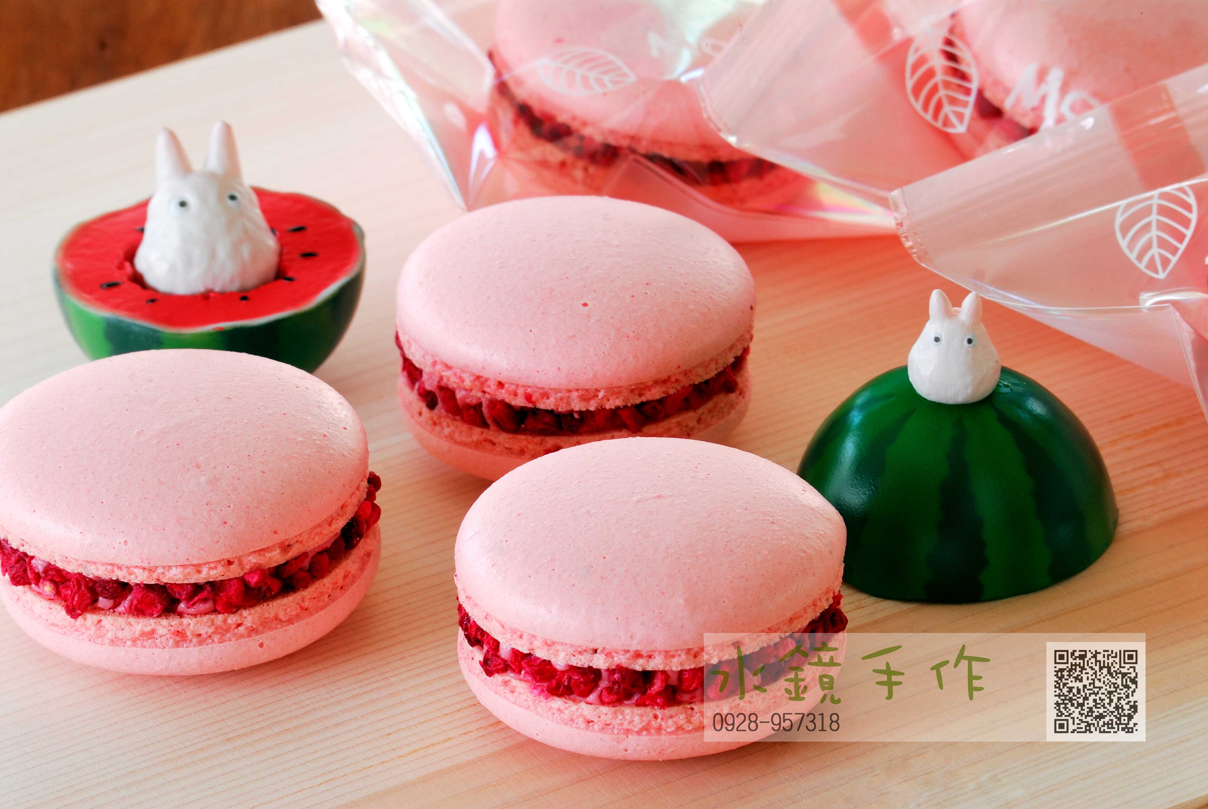 覆盆子三重奏馬卡龍