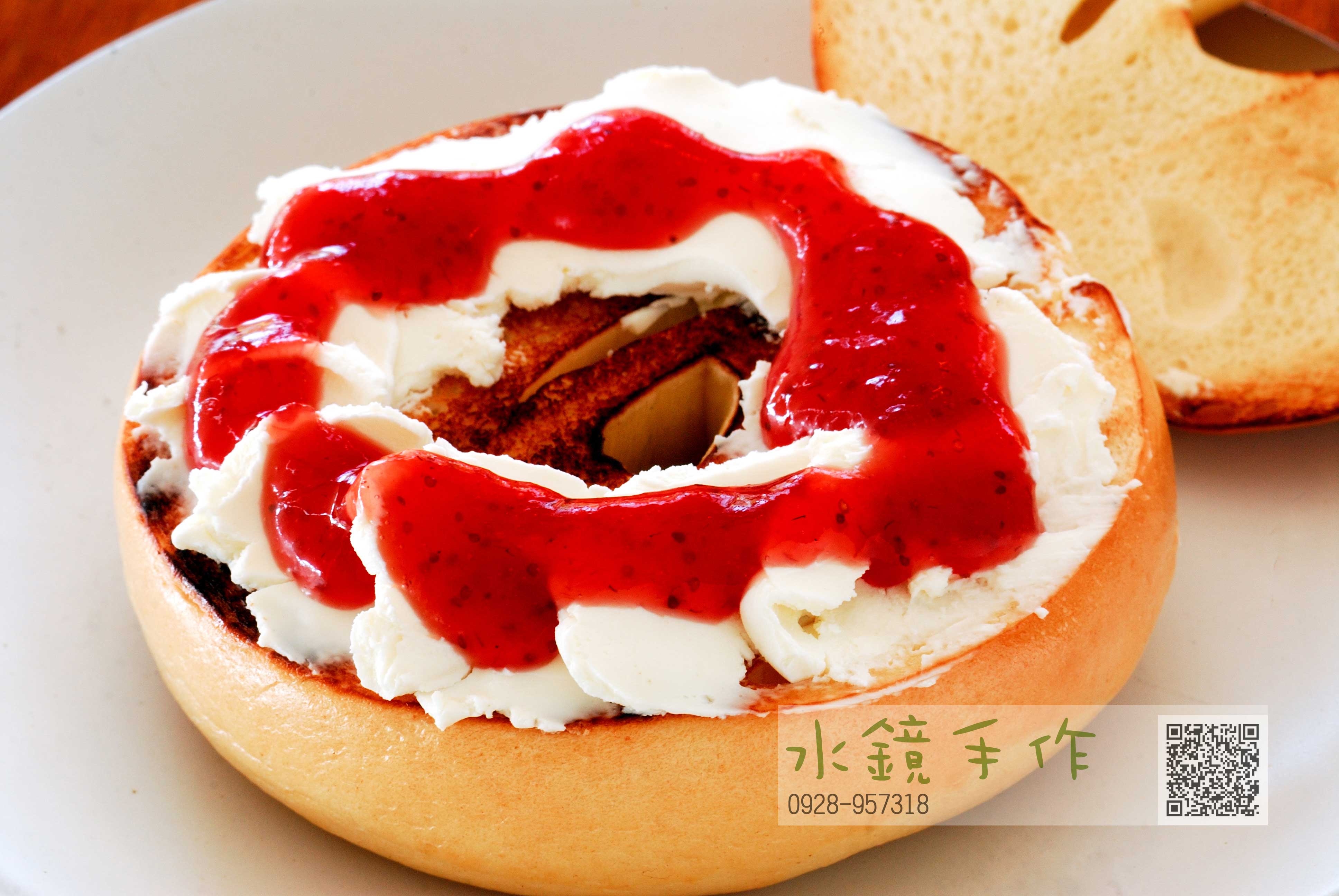 草莓乳酪貝果